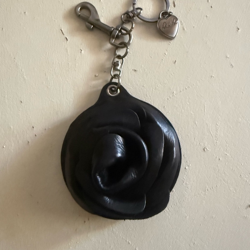 ANTONIO MELANI Black  leather Rose Keychain with mirror